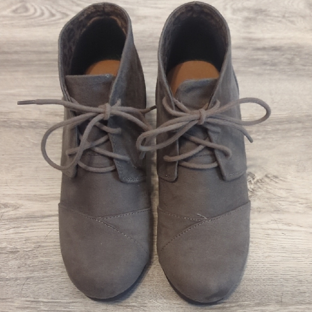 Cityclassified Women's Charcoal Lace Up Boots